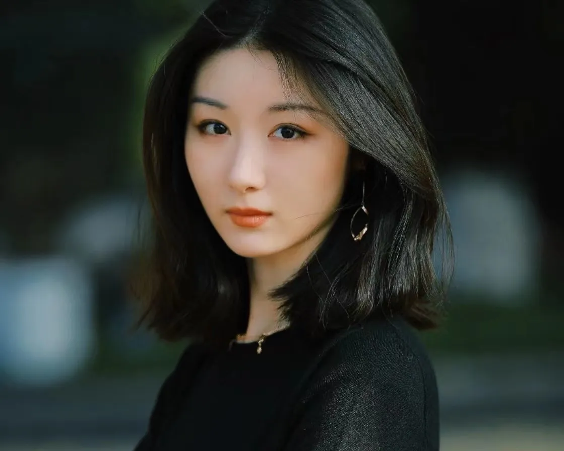 Portrait of Yuzhe Liz Pang